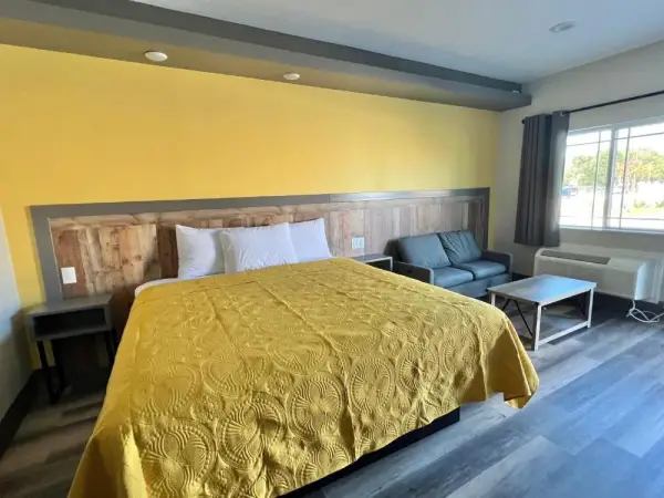 The Residency Suites 8